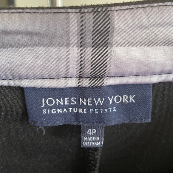 Black Pants - Jones New York Petite size 4 - Picture 4 of 8